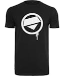 sort t-shirt med hvidt tabu logo på brystet