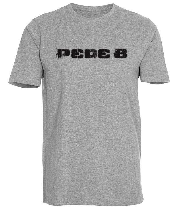 Grå t-shirt med sort Pede B logo på brystet
